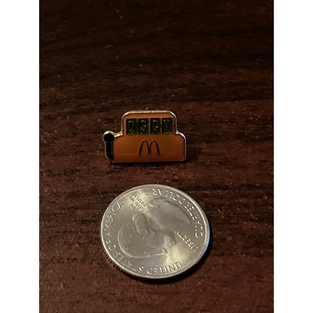 Vintage McDonald's QSCV Cash‎ Register  Employee Lapel Hat Pin